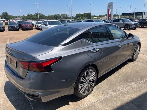 Gun Metallic 2024 Nissan Altima 2.5 SL