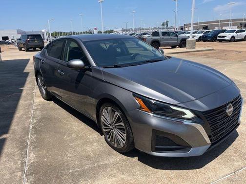 Gun Metallic 2024 Nissan Altima 2.5 SL
