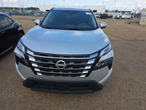 Brilliant Silver Metallic 2024 Nissan Rogue SV