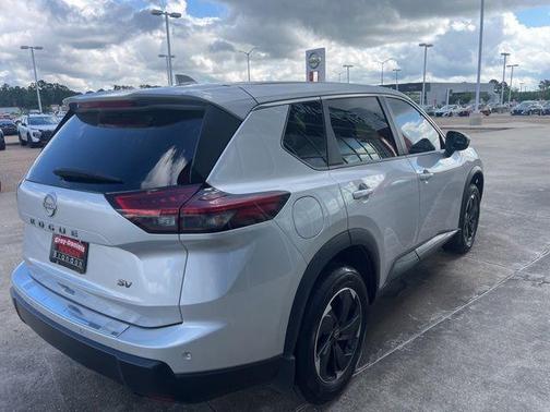 Brilliant Silver Metallic 2024 Nissan Rogue SV