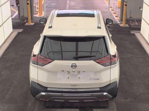 White 2021 Nissan Rogue Platinum