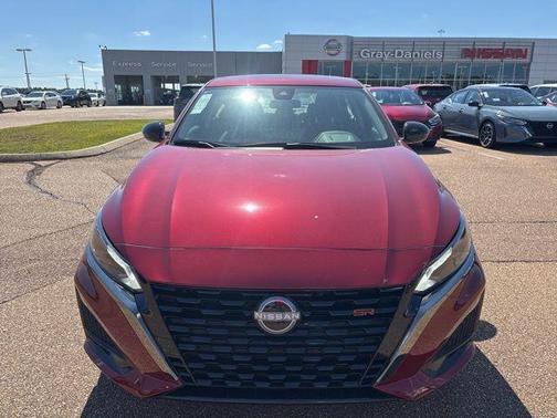 2025 Nissan Altima SR