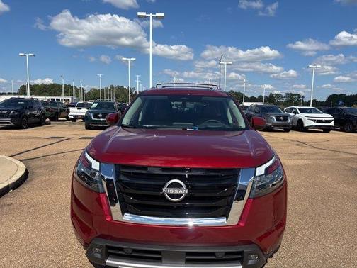 2025 Nissan Pathfinder Platinum