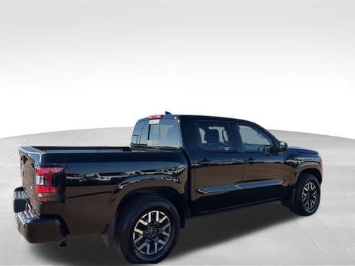 2024 Nissan Frontier SL