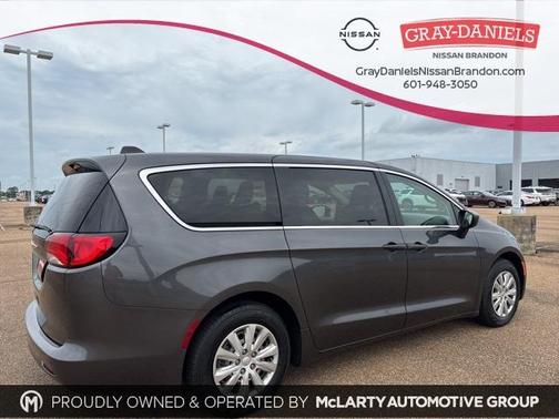 2020 Chrysler Voyager L