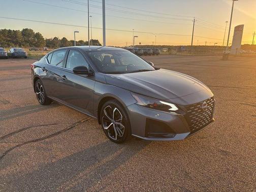 2025 Nissan Altima SR