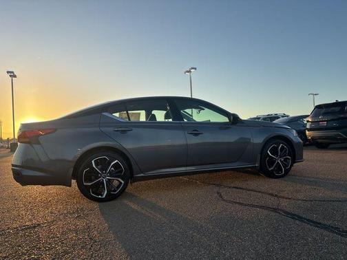 2025 Nissan Altima SR