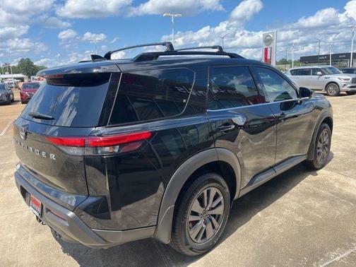 Black 2025 Nissan Pathfinder SV
