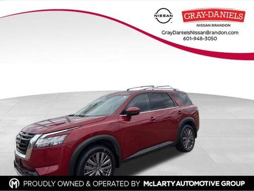 2023 Nissan Pathfinder SL