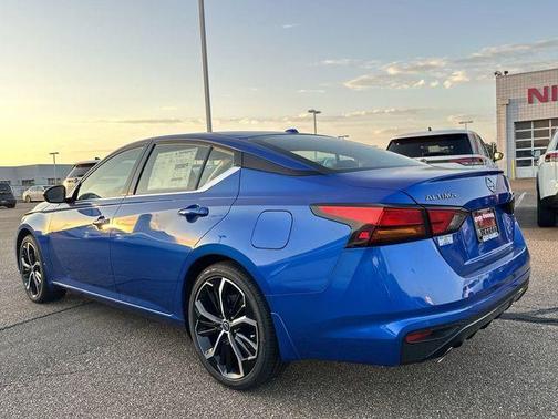 2025 Nissan Altima SR