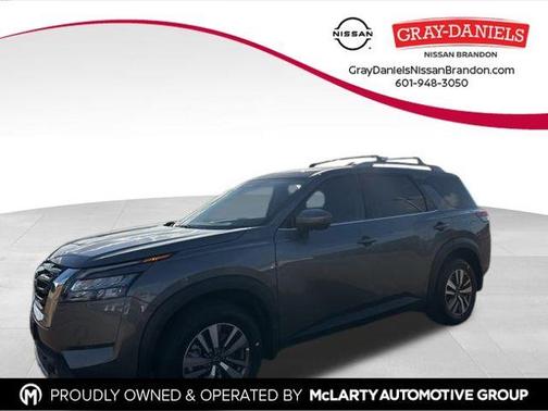 2025 Nissan Pathfinder SL