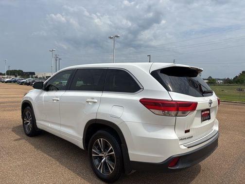 2017 Toyota Highlander LE