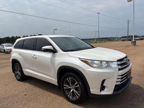 2017 Toyota Highlander LE