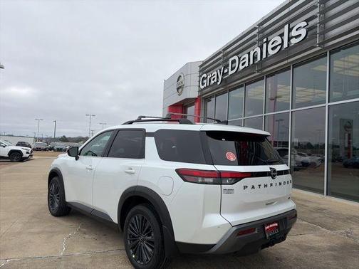 2026 Nissan Pathfinder SL