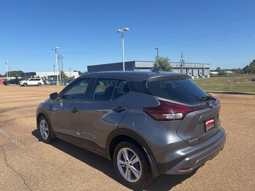 2021 Nissan Kicks S
