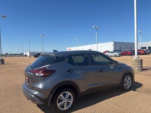 2021 Nissan Kicks S