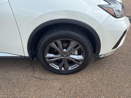 White 2021 Nissan Murano Platinum