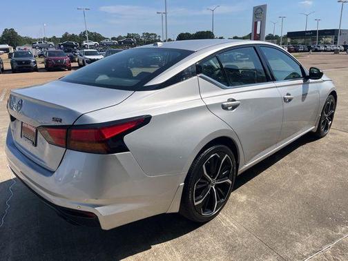 Brilliant Silver Metallic 2025 Nissan Altima SR