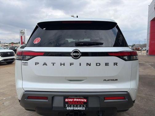 2026 Nissan Pathfinder Platinum