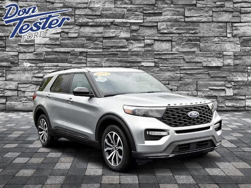 ICONIC SILVER METALLIC 2023 Ford Explorer ST-LINE