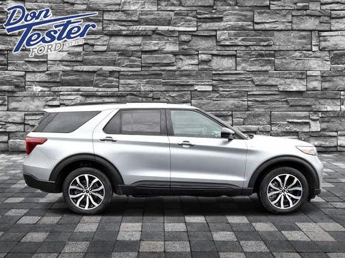 ICONIC SILVER METALLIC 2023 Ford Explorer ST-LINE