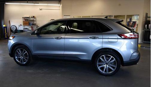 ICONIC SILVER 2023 Ford Edge TITANIUM