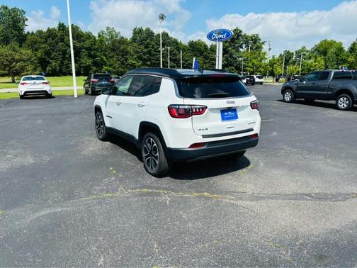 Bright White Clearcoat 2024 Jeep Compass LIMITED