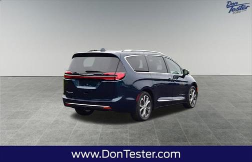 2022 Chrysler Pacifica L