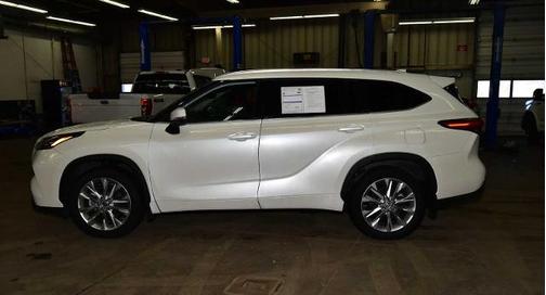 2021 Toyota Highlander LIMITED