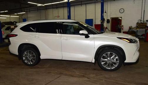 2021 Toyota Highlander LIMITED