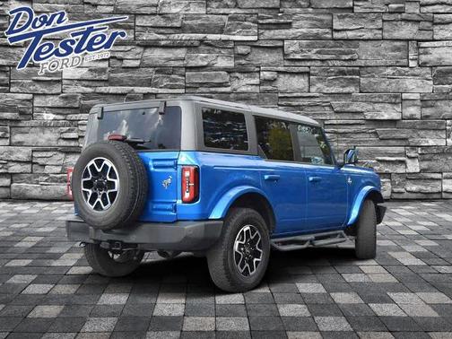2024 Ford Bronco OUTER BANKS