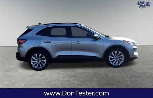 2022 Ford Escape Titanium