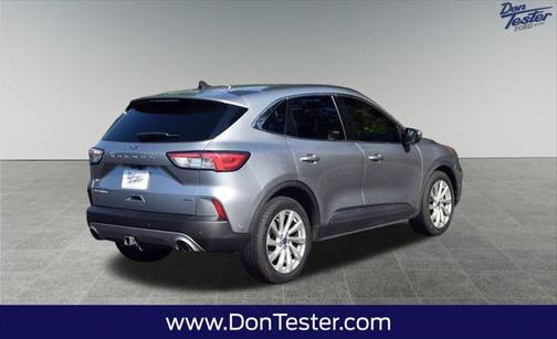 2022 Ford Escape Titanium