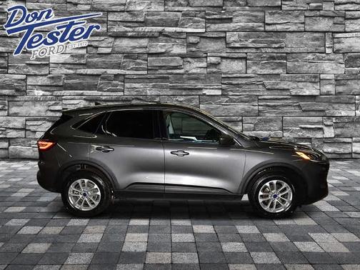 CARBONIZED GRAY 2022 Ford Escape SE