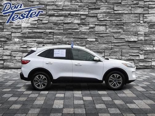 OXFORD WHITE 2022 Ford Escape SEL