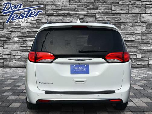 Bright White Clearcoat 2018 Chrysler Pacifica TOURING L PLUS