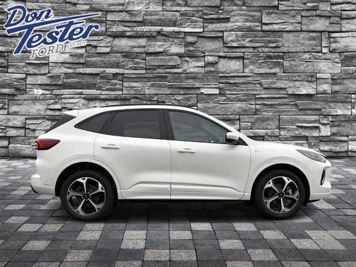 STAR WHITE METALLIC TRI-COA 2023 Ford Escape ST-LINE ELITE