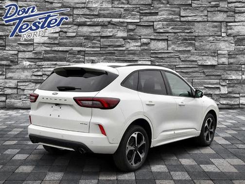 STAR WHITE METALLIC TRI-COA 2023 Ford Escape ST-LINE ELITE