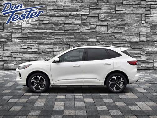 STAR WHITE METALLIC TRI-COA 2023 Ford Escape ST-LINE ELITE