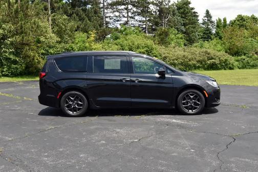 2019 Chrysler Pacifica Touring-L Plus