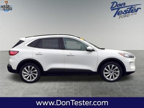 2022 Ford Escape Titanium