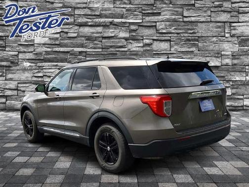 STONE GRAY METALLIC 2021 Ford Explorer XLT