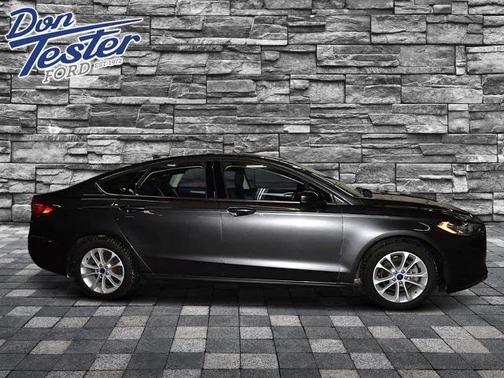2020 Ford Fusion SE