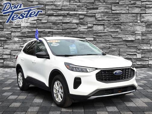 STAR WHITE METALLIC TRI-COA 2023 Ford Escape ACTIVE