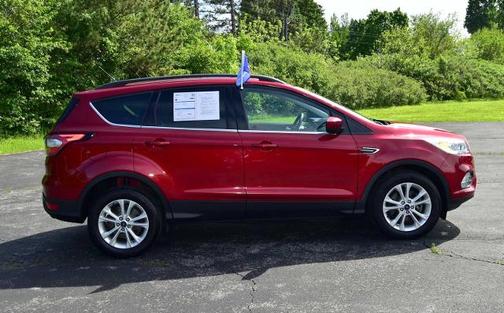 RUBY RED METALLIC TINTED CC 2017 Ford Escape SE