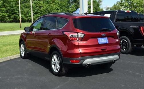 RUBY RED METALLIC TINTED CC 2017 Ford Escape SE