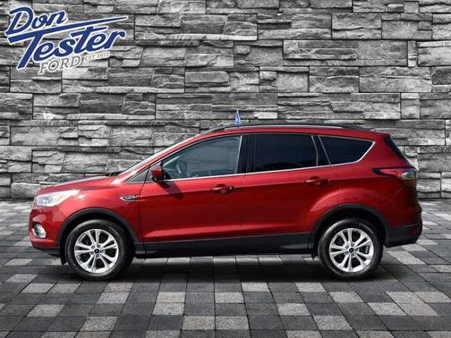 RUBY RED METALLIC TINTED CC 2017 Ford Escape SE