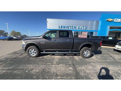 2017 RAM 2500 Big Horn Crew Cab 4x4 6'4' Box