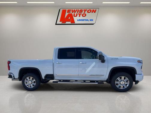 Polar White Tricoat 2026 Chevrolet Silverado 3500 High Country