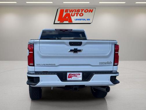 Polar White Tricoat 2026 Chevrolet Silverado 3500 High Country
